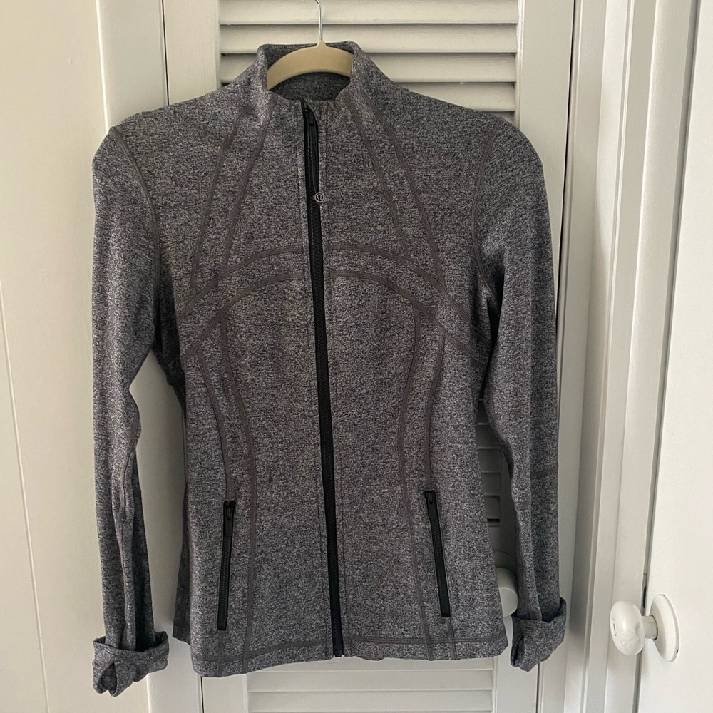 Lulu lemon jacket. Size 6- however not shown anywhere.